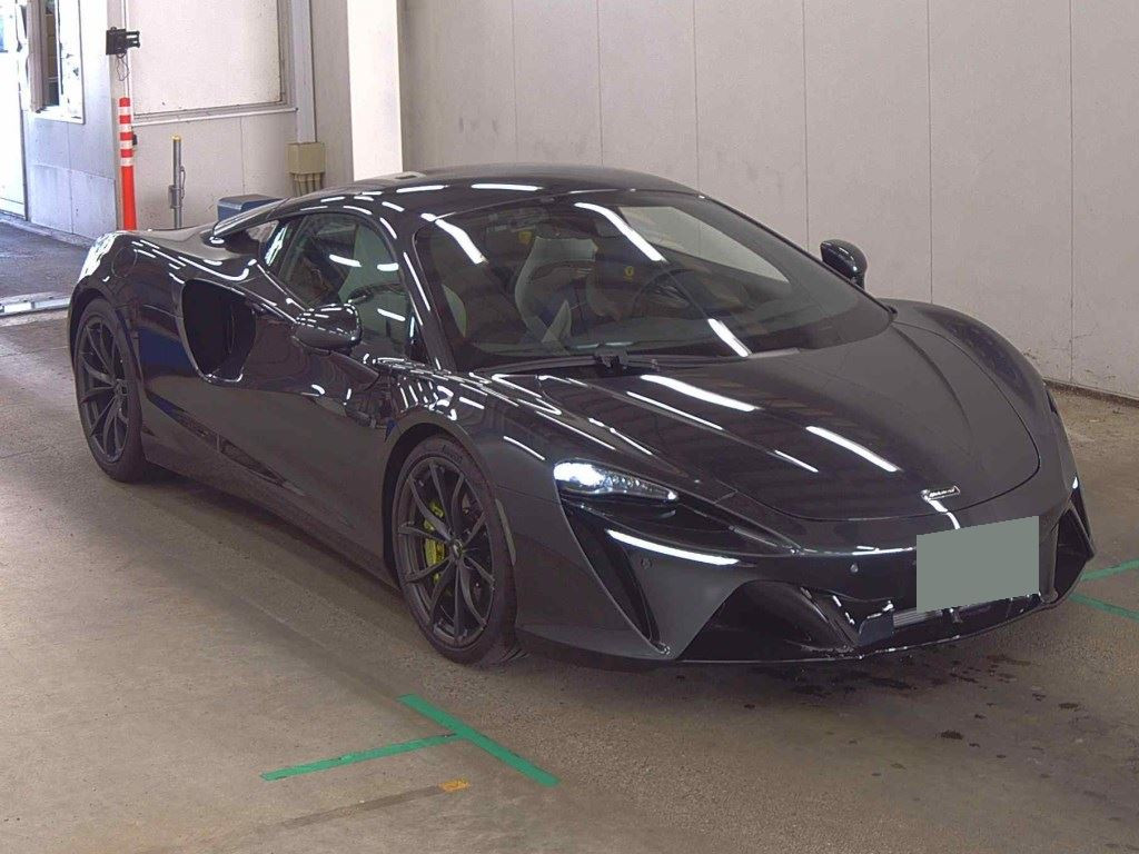 McLaren Artura 2024 z aukcji japońskiej