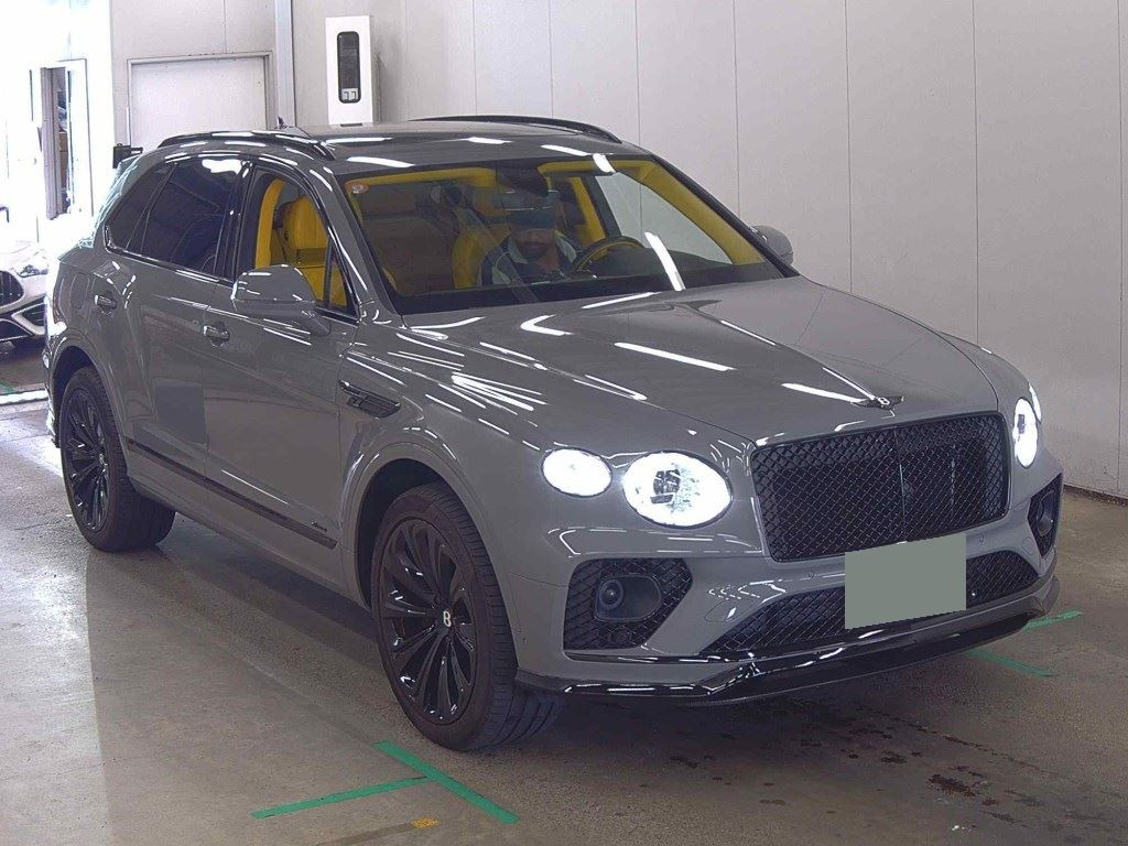 Bentley Azure 2023 z aukcji japońskiej
