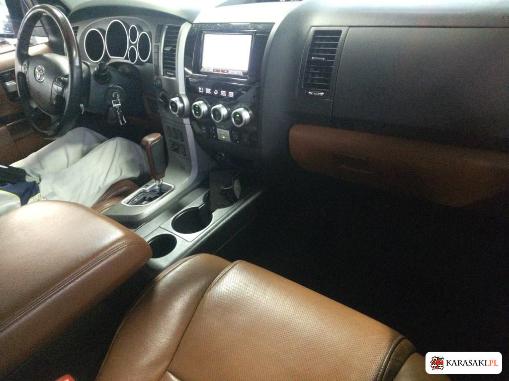 2016 America Toyota Sequoia 5D 4WD Platinum 5