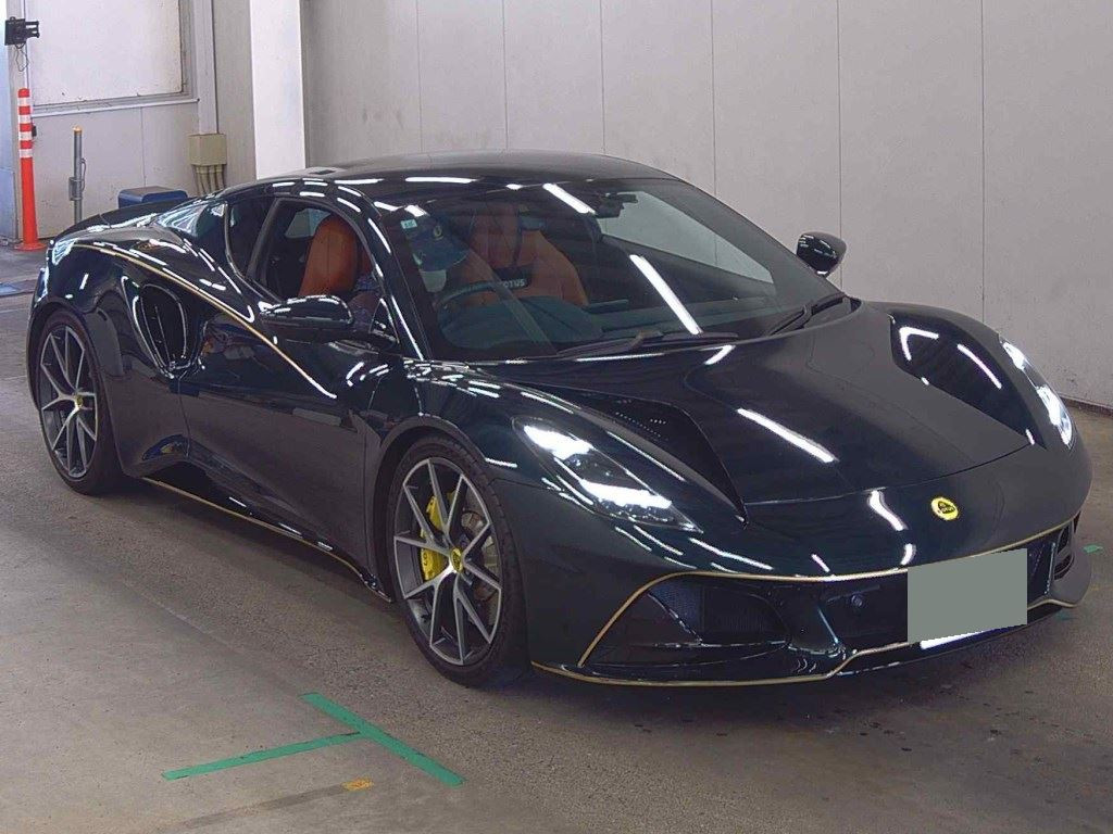 Lotus Emira 2023 z aukcji japońskiej