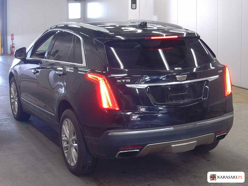2018 Cadillac XT5 Crossover 4WD Platinum 2