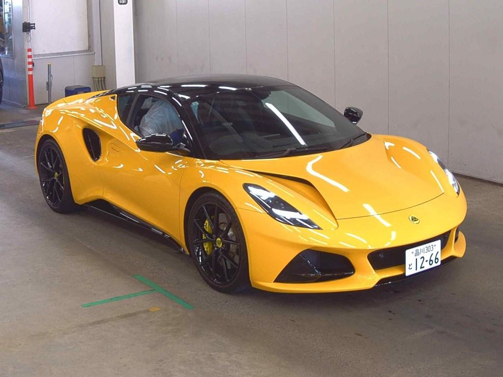 Lotus Emira 2023 z aukcji japońskiej