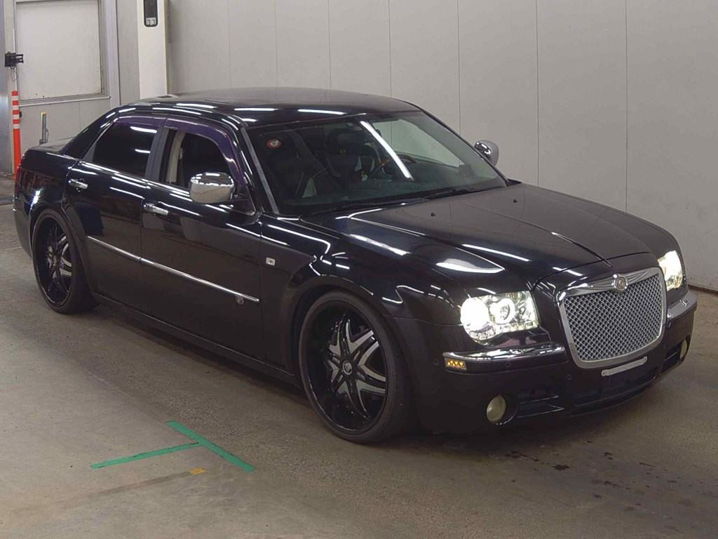 Chrysler 300C 2011 z aukcji japońskiej