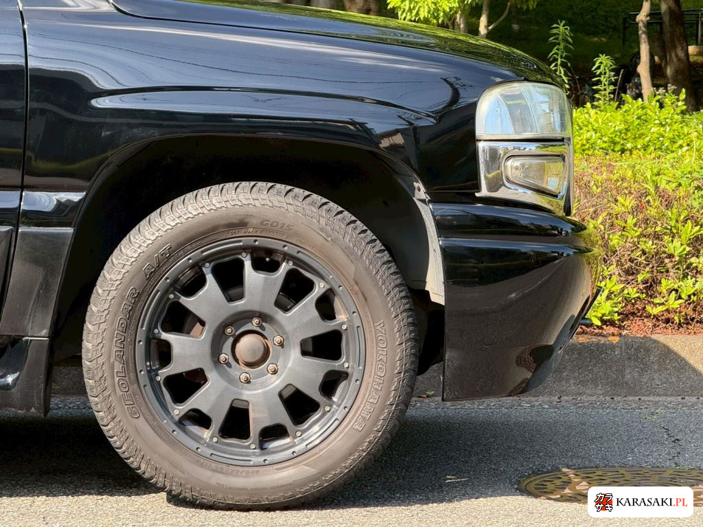 2004 GMC Yukon 5D 4WD 8