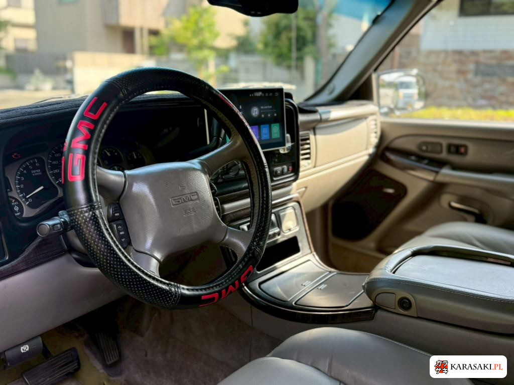 2004 GMC Yukon 5D 4WD 7