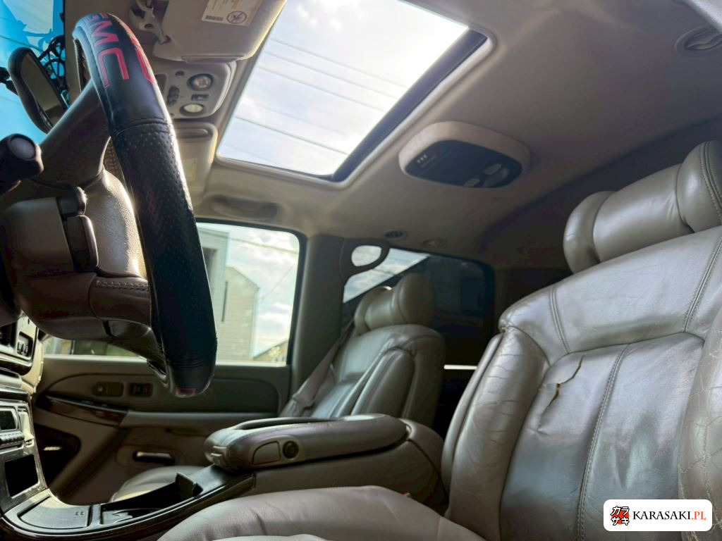 2004 GMC Yukon 5D 4WD 12