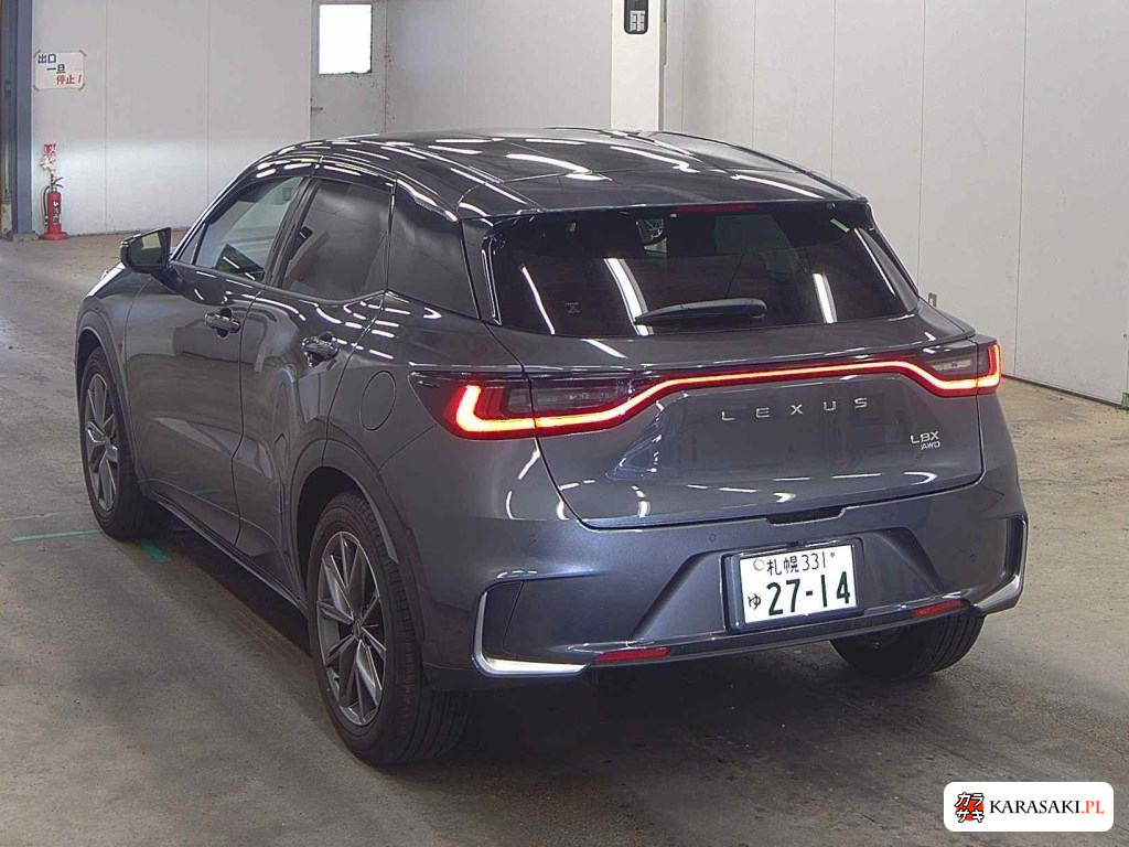 2025 Lexus LBX 4WD Relax 2