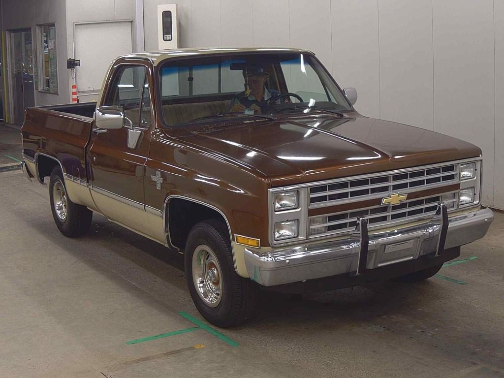 Chevrolet C-10 2014 z aukcji japońskiej