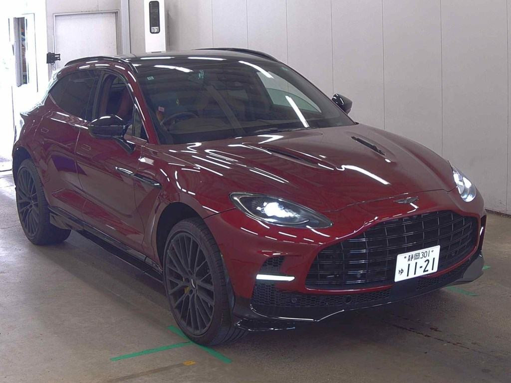 Aston Martin DBX 2024 z aukcji japońskiej