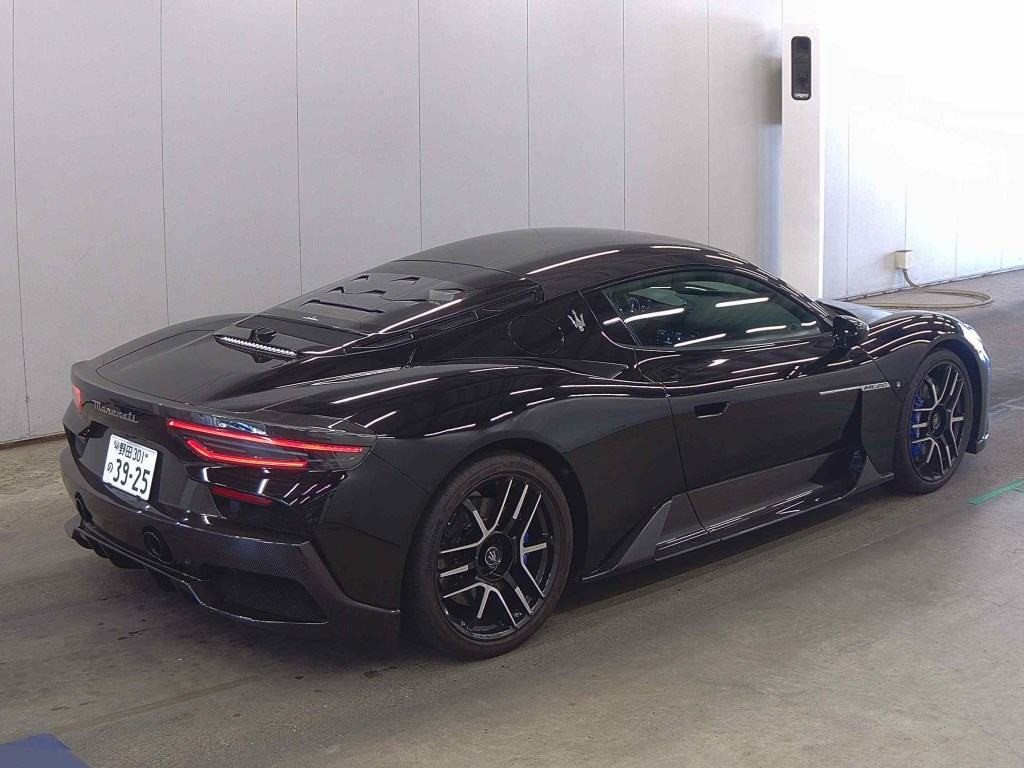 Maserati MC20 2022 z aukcji japońskiej