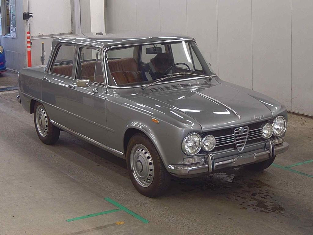 Alfa Romeo Giulia 2002 z aukcji japońskiej