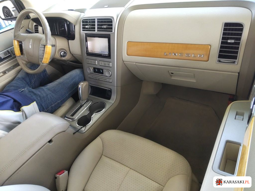 2007 Lincoln 5