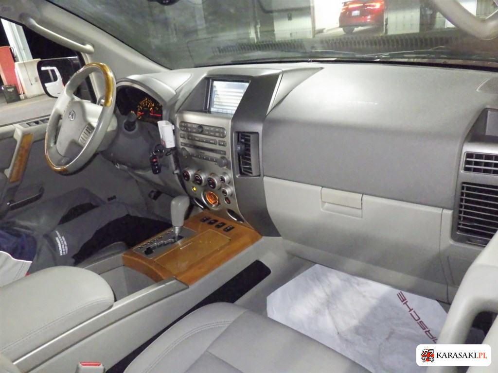 2005 Infiniti QX56 4WD 5