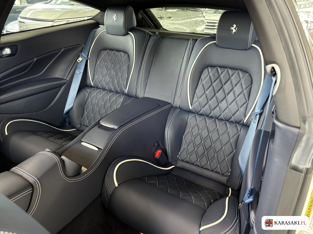 2015 Ferrari FF 4WD Base Grade 8