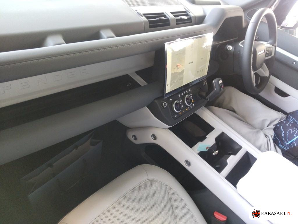 2026 Land Rover Defender 5D 4WD 110 5