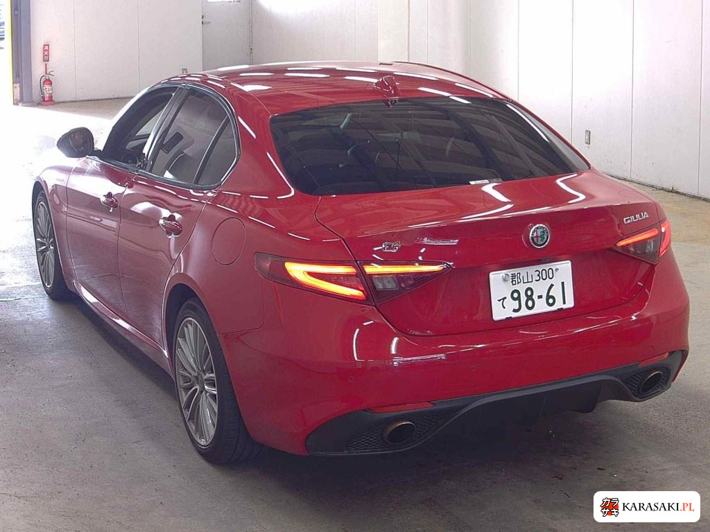 2018 Alfa Romeo Giulia 4D 4WD Veloce 2