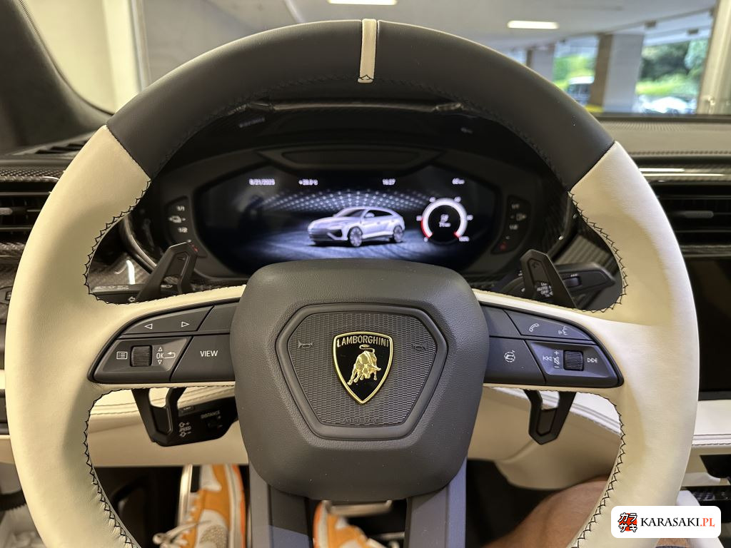 2025 Lamborghini Urus 4WD 8