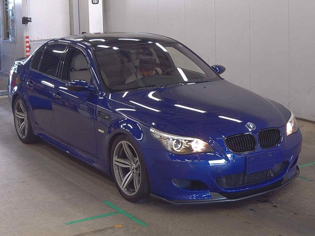 BMW M5 2007 z aukcji japońskiej