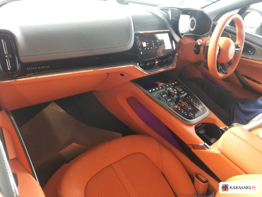 2025 Aston Martin DBX 4WD 5