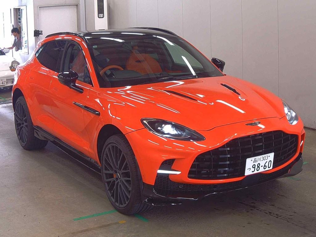 Aston Martin DBX 2025 z aukcji japońskiej
