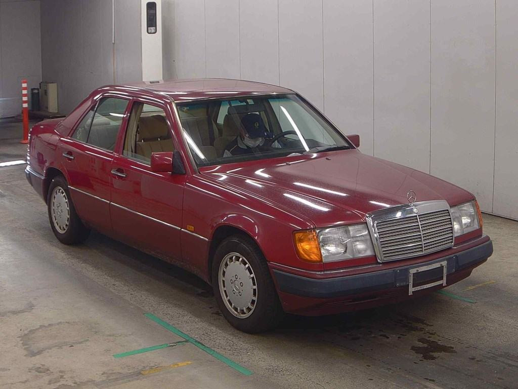 Mercedes-Benz Medium Class 1990 z aukcji japońskiej