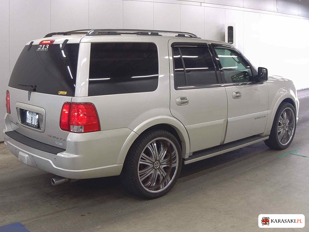 2013 Lincoln Navigator 4WD Base Grade 4