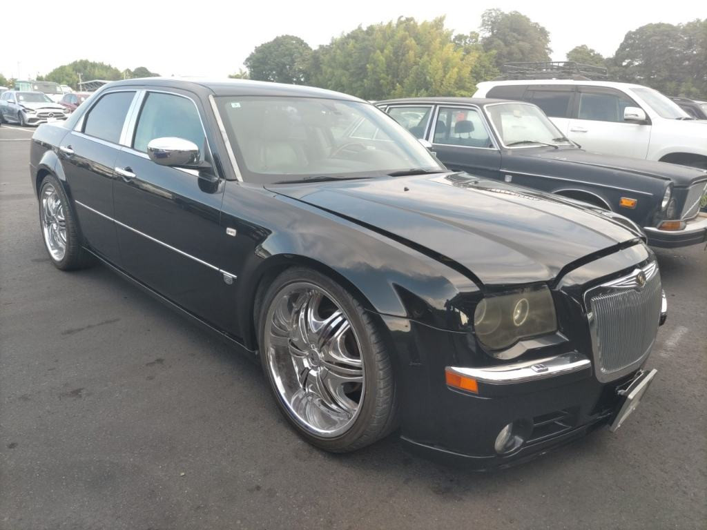 Chrysler 300C 2009 z aukcji japońskiej