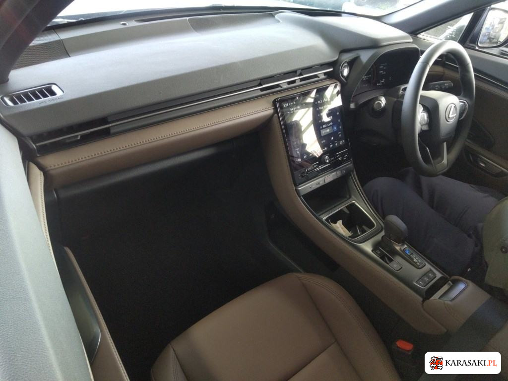 2025 Lexus LBX Elegant 5