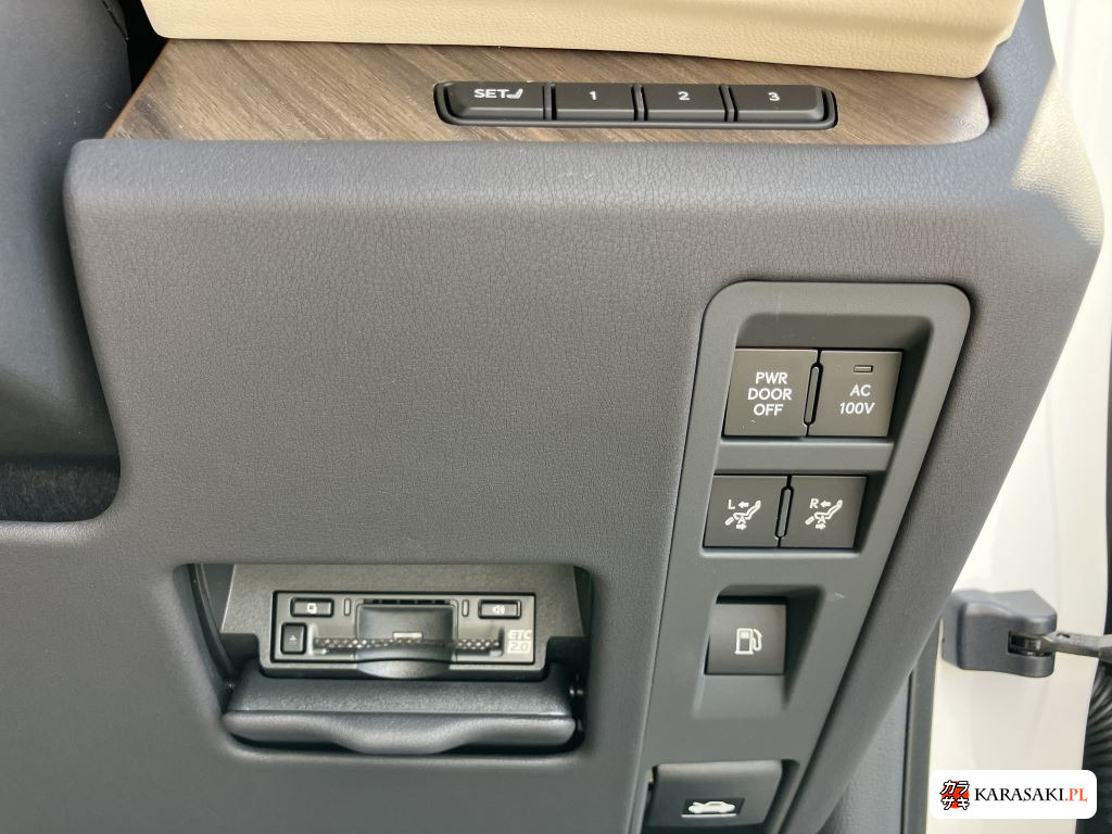 2026 Lexus LM 4WD LM500H Version L 15