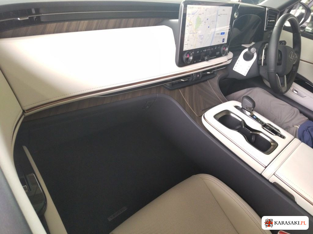 2026 Lexus LM 4WD LM500H Version L 4