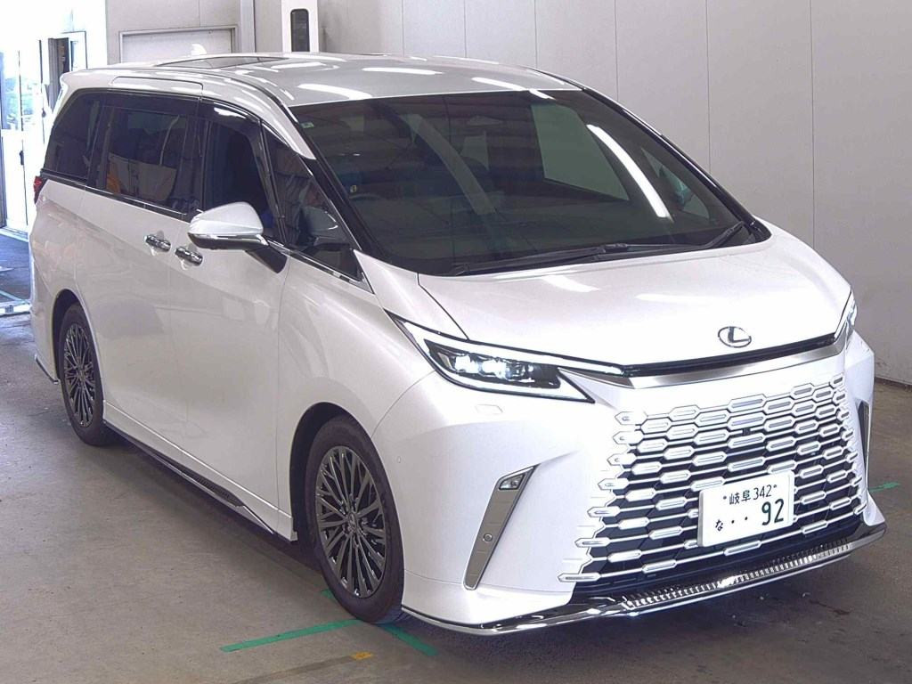 Lexus LM 2024 z aukcji japońskiej