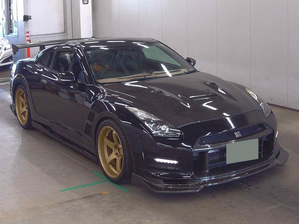 Nissan GT-R 2008 z aukcji japońskiej