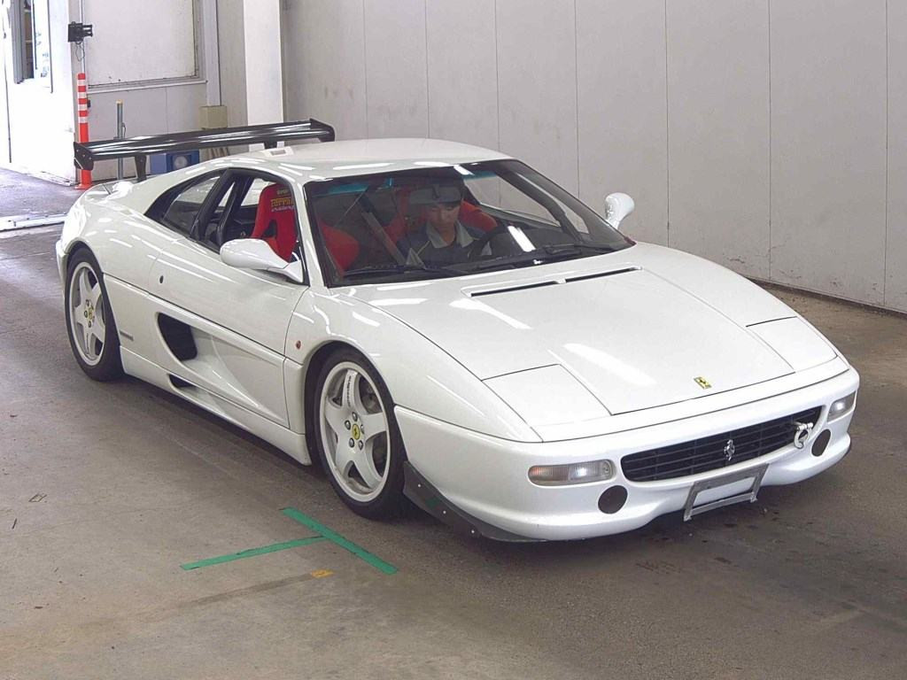 Ferrari F355 1999 z aukcji japońskiej