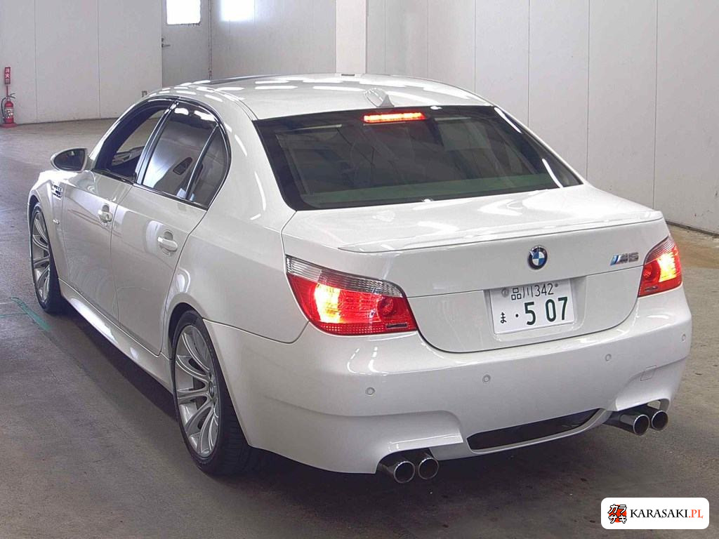 2005 BMW M5 4D 2