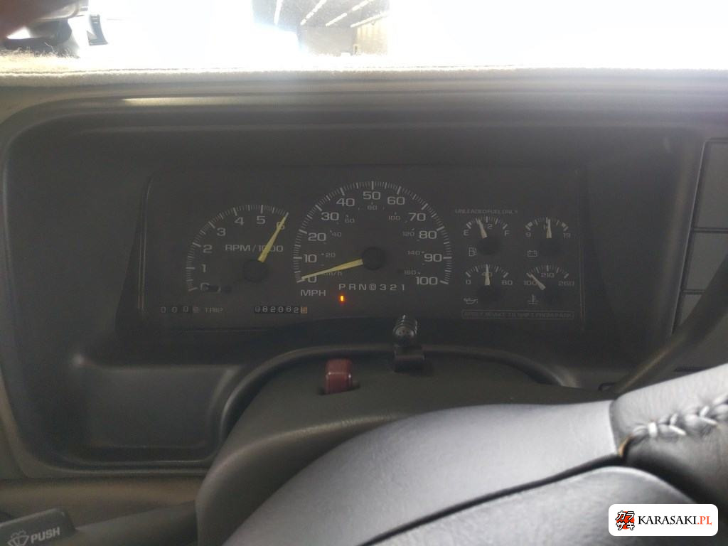 Chevrolet Suburban 2005 z aukcji japońskiej