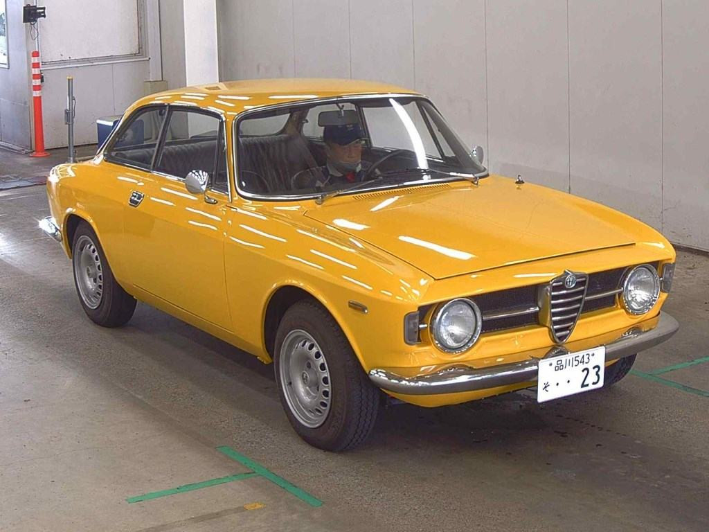 Alfa Romeo 1995 z aukcji japońskiej