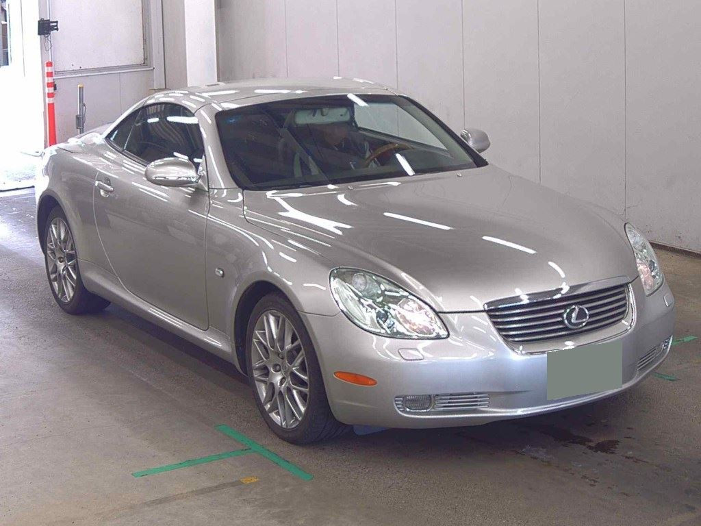 Overseas Lexus 2013 z aukcji japońskiej