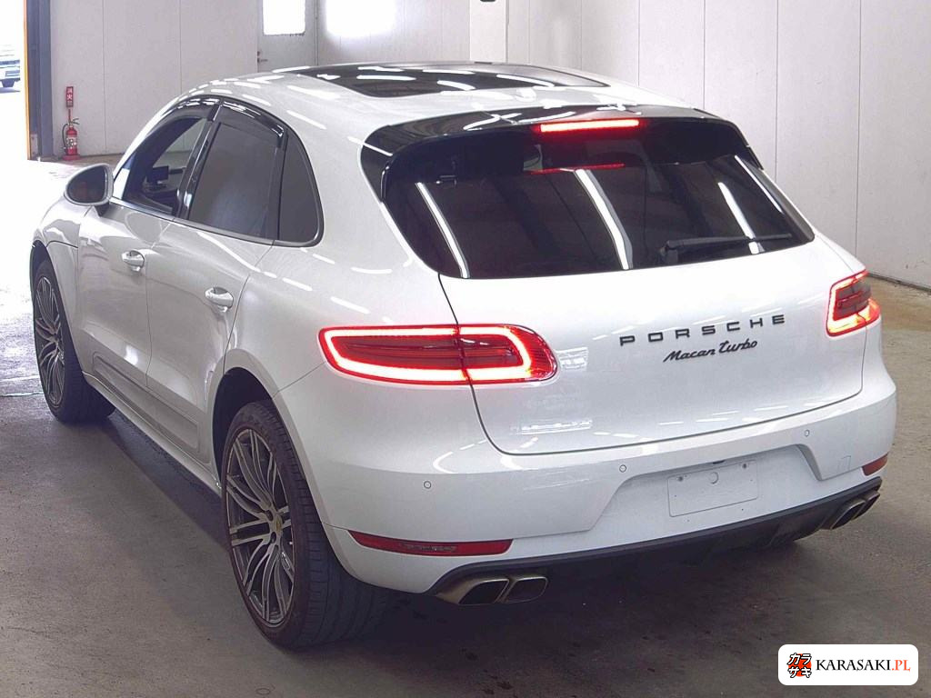 2015 Porsche Macan 4WD Turbo 2