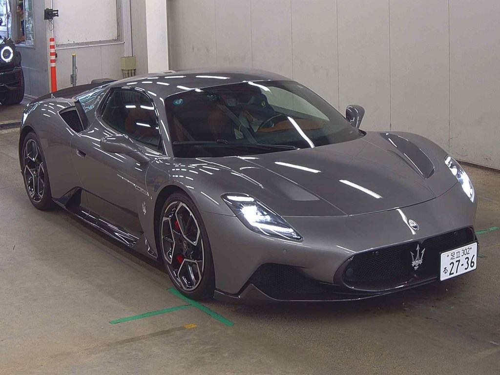 Maserati MC20 2022 z aukcji japońskiej