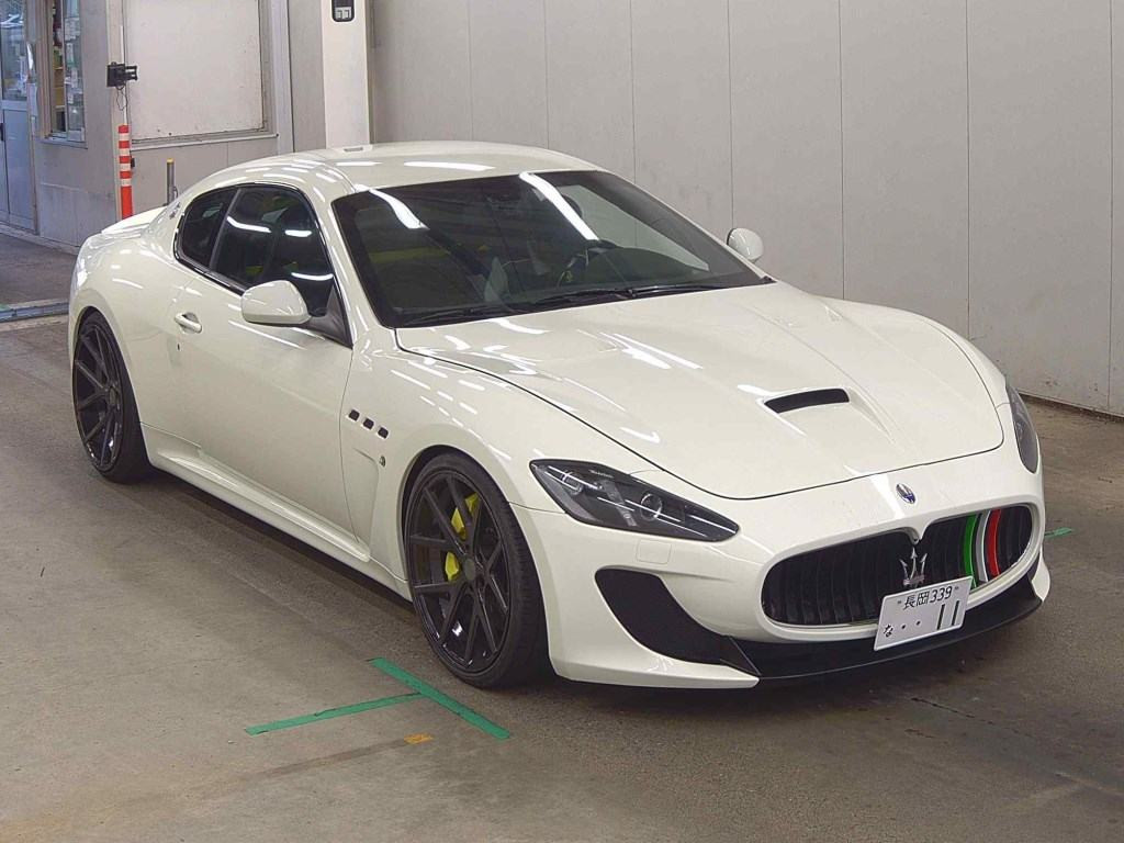 Maserati Granturismo 2013 z aukcji japońskiej