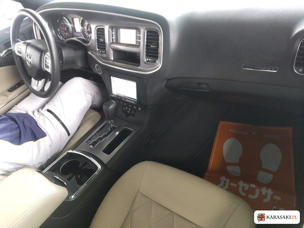Dodge Charger 2012 z aukcji japońskiej