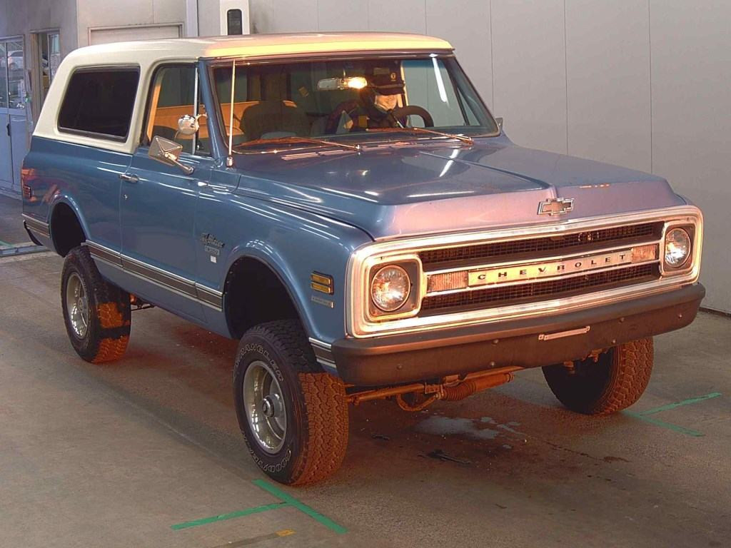 Chevrolet K-5 2008 z aukcji japońskiej