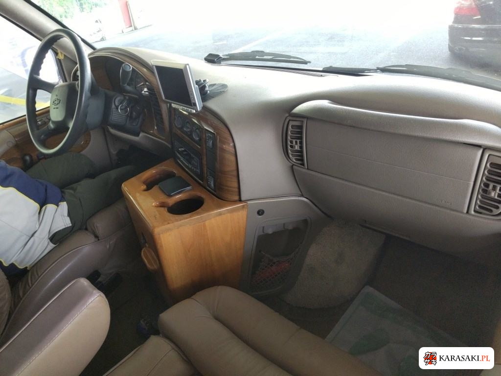 2000 Chevrolet Astro 5
