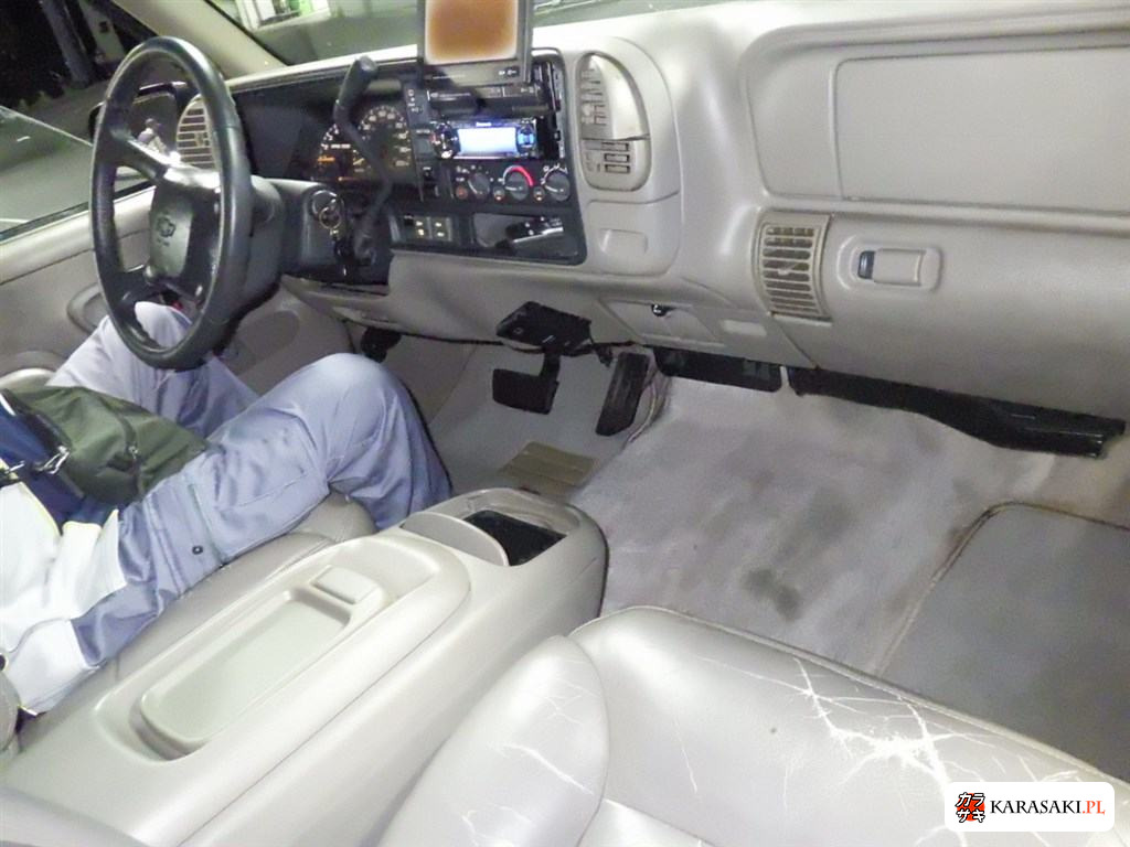 2003 Chevrolet Suburban 4WD 5