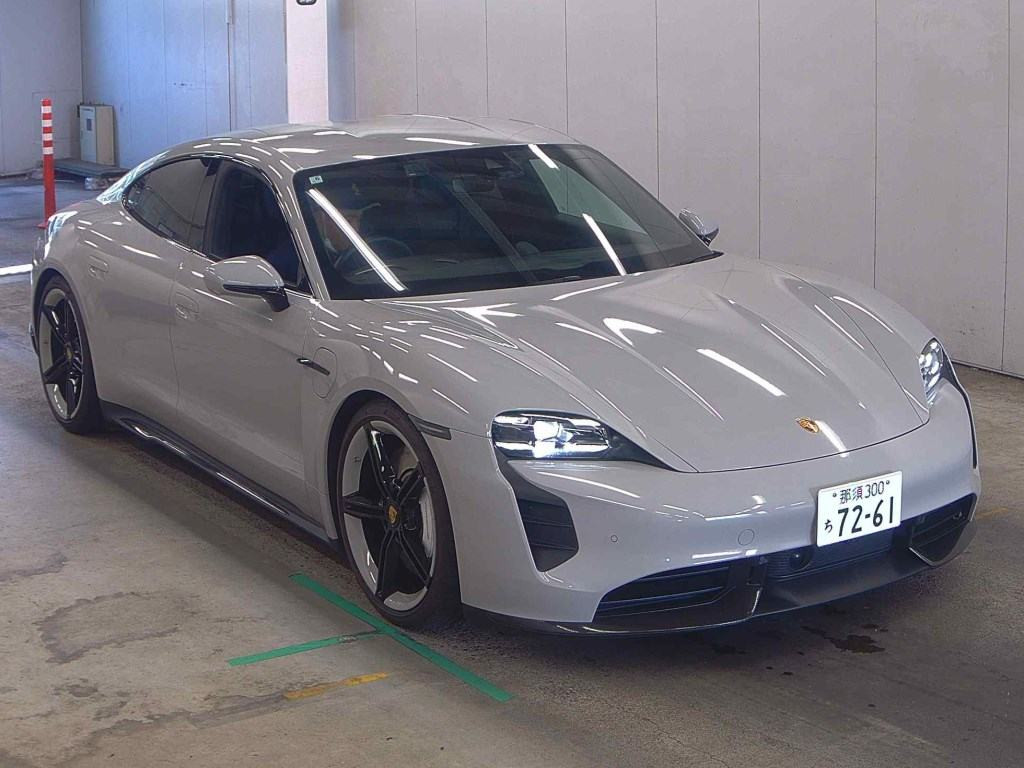 Porsche Taycan 2023 z aukcji japońskiej