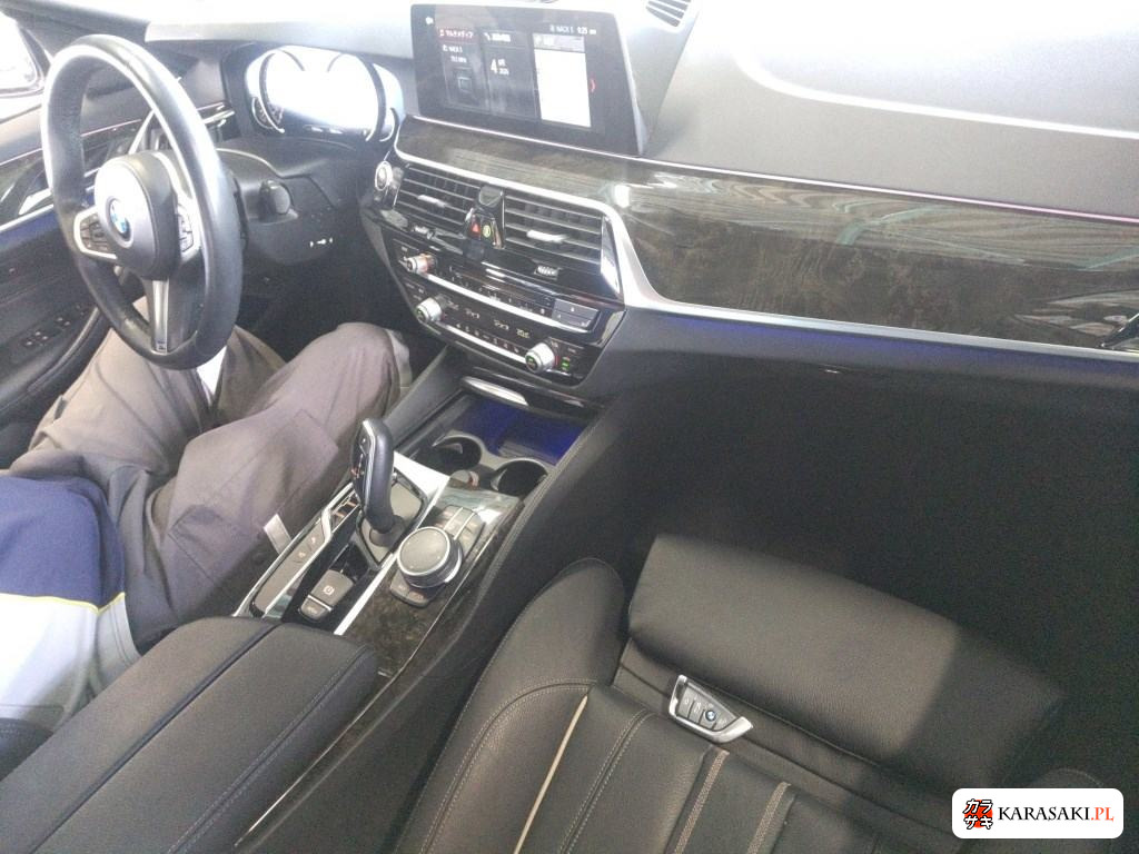 2017 BMW 5 Series 4D 530I M-Sport 5