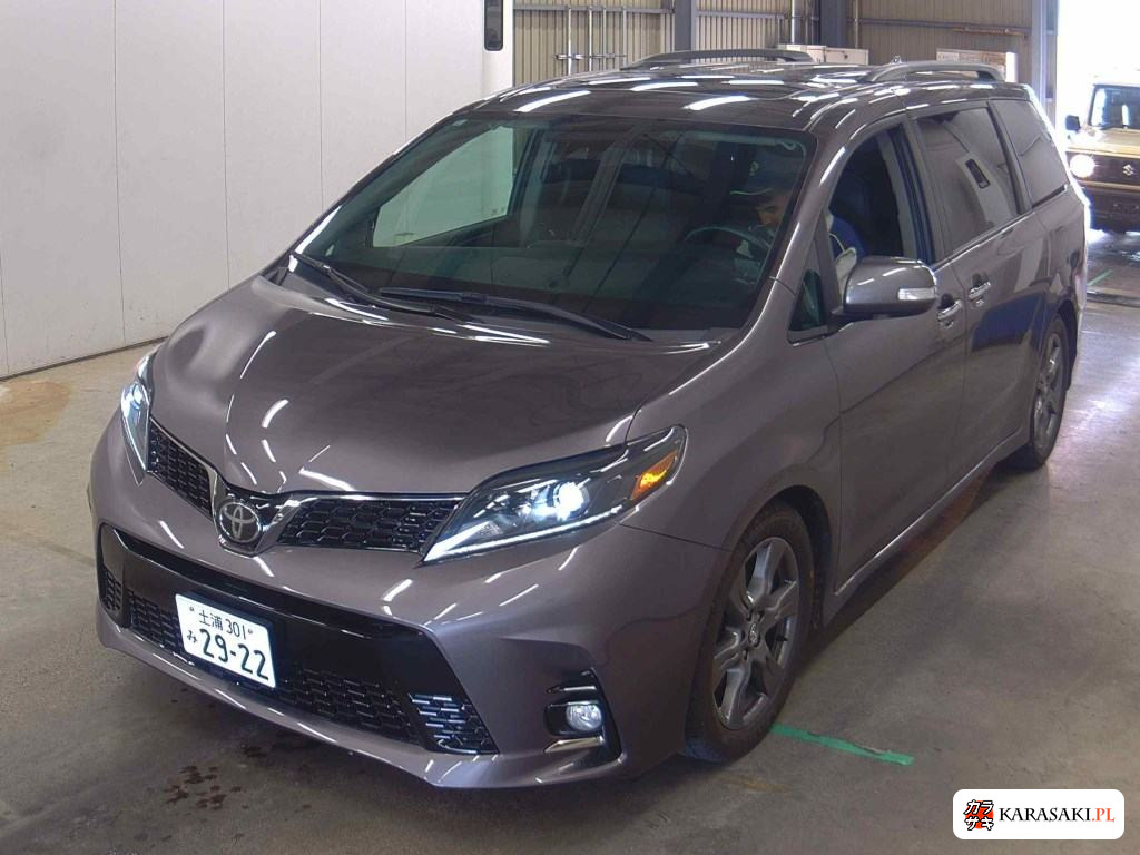 America Toyota Sienna 2019 z aukcji japońskiej