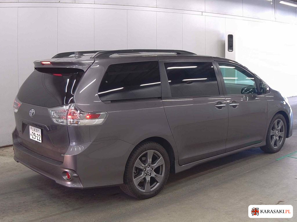 America Toyota Sienna 2019 z aukcji japońskiej