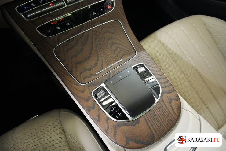 Mercedes Benz E-Class 2021 z aukcji japońskiej
