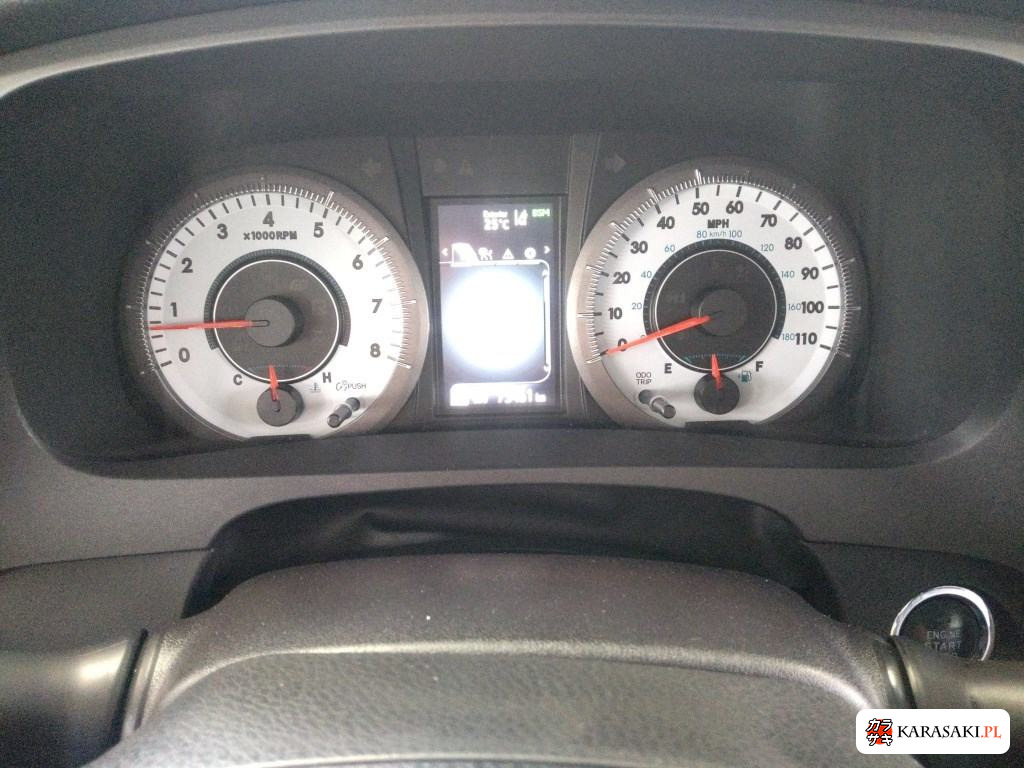 America Toyota Sienna 2018 z aukcji japońskiej